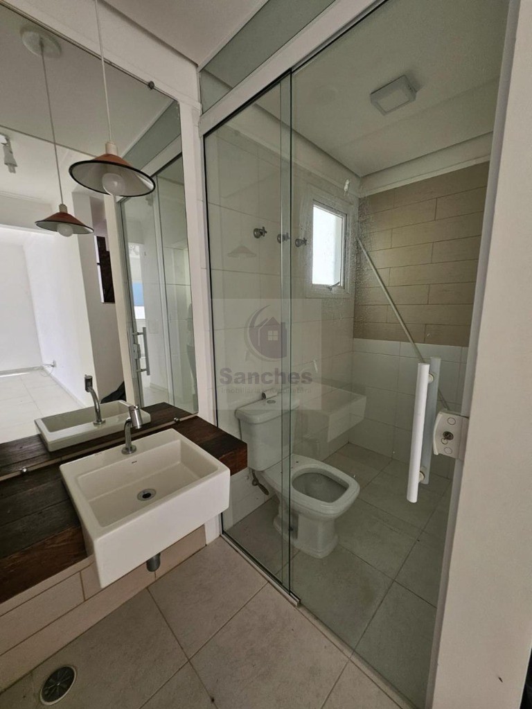 Casa de Condomínio para alugar com 4 quartos, 300m² - Foto 22