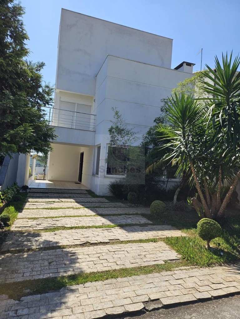 Casa de Condomínio para alugar com 4 quartos, 300m² - Foto 1