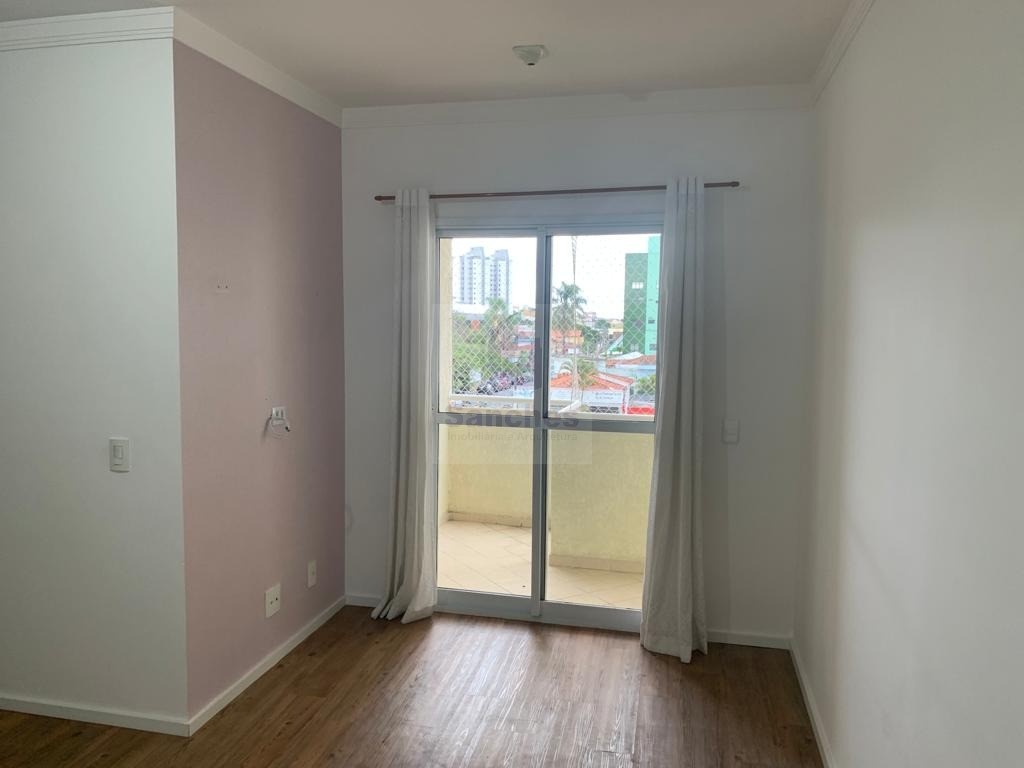 Apartamento à venda com 3 quartos, 68m² - Foto 2