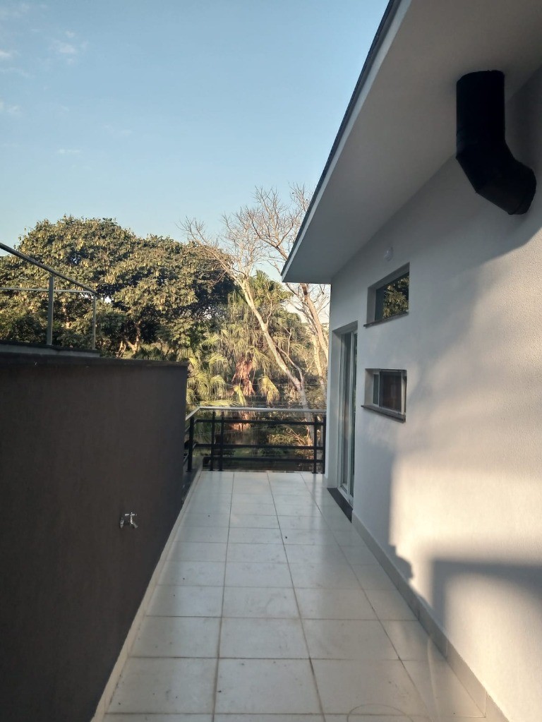 Casa de Condomínio à venda e aluguel com 3 quartos, 200m² - Foto 4