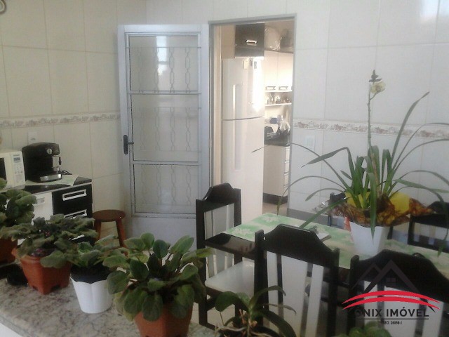 Casa à venda com 3 quartos, 250m² - Foto 15