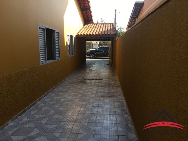 Casa à venda com 3 quartos, 170m² - Foto 1