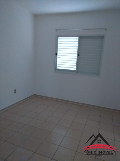 Apartamento à venda com 2 quartos, 75m² - Foto 11