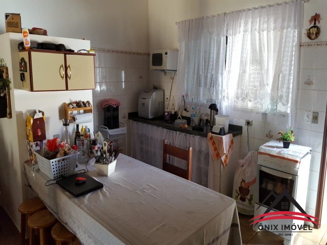 Casa à venda com 2 quartos, 150m² - Foto 3