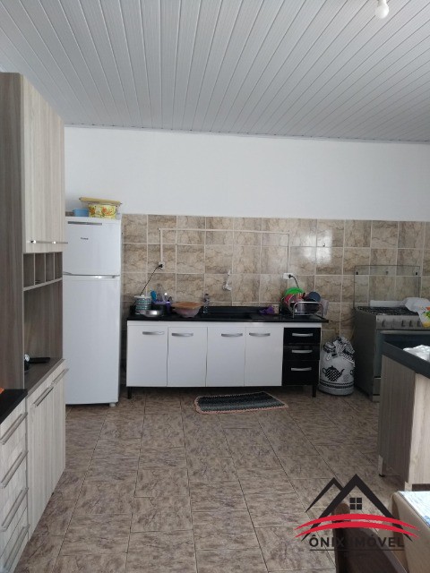 Casa à venda com 2 quartos, 300m² - Foto 11