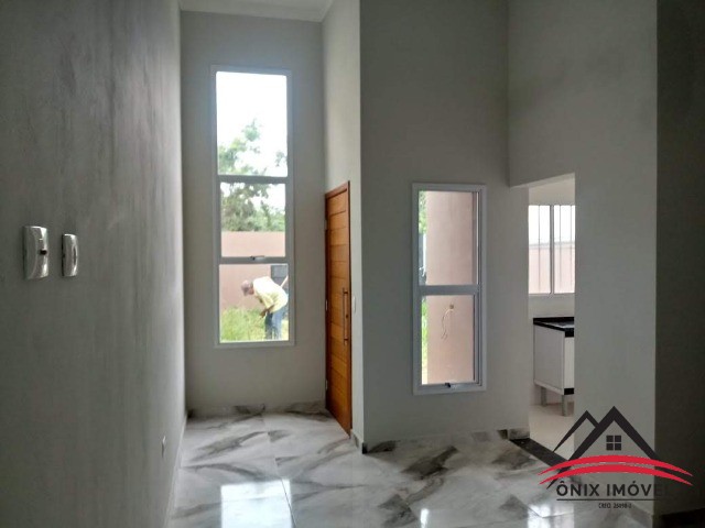 Casa à venda com 2 quartos, 175m² - Foto 2