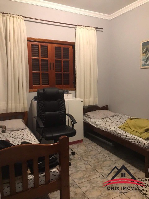 Casa à venda com 3 quartos, 180m² - Foto 9