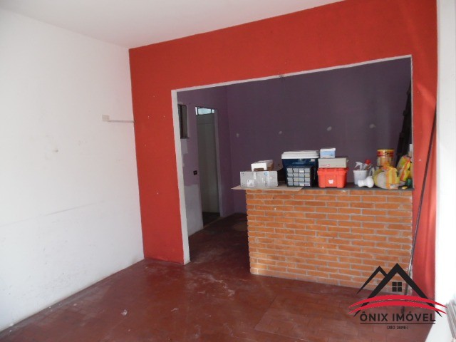 Casa à venda com 2 quartos, 250m² - Foto 2