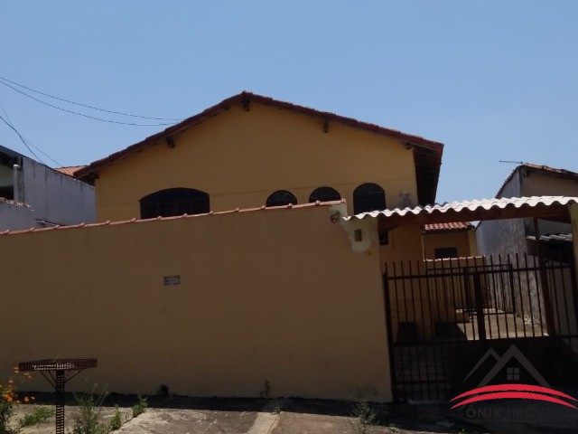 Casa à venda com 3 quartos, 250m² - Foto 1