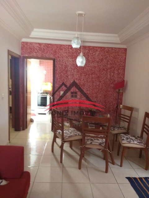 Casa de Condomínio à venda com 3 quartos, 250m² - Foto 2