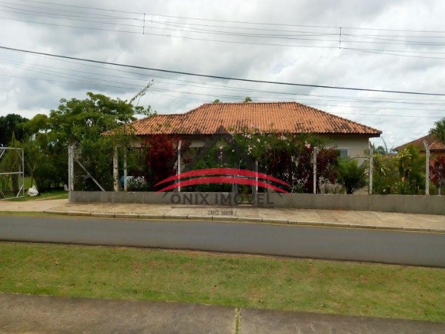 Fazenda à venda com 2 quartos, 1200m² - Foto 1