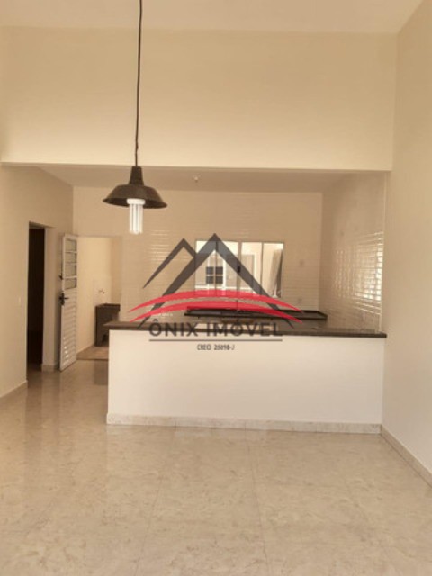 Casa à venda com 3 quartos, 250m² - Foto 1