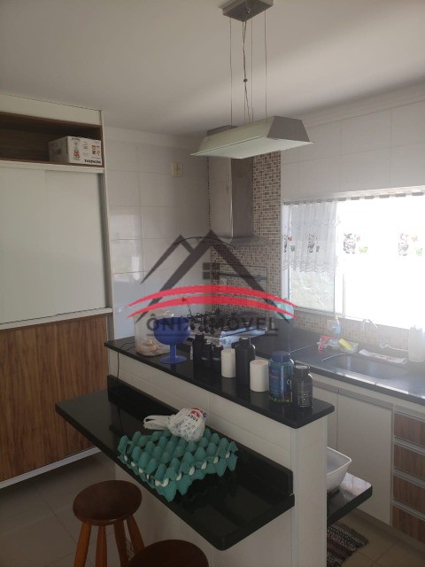 Casa à venda com 3 quartos, 340m² - Foto 22