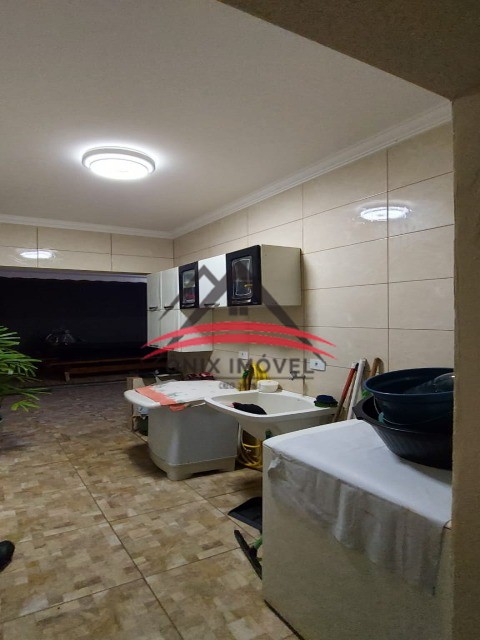 Casa à venda com 2 quartos, 250m² - Foto 11