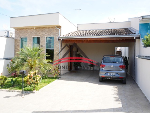 Casa de Condomínio à venda com 3 quartos, 200m² - Foto 1