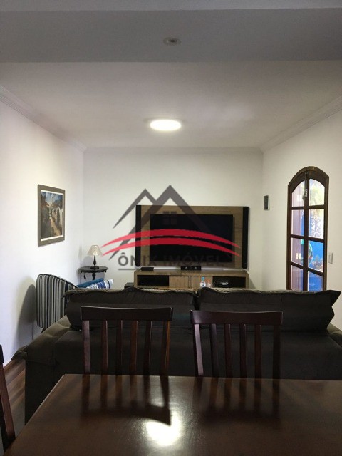 Casa à venda com 5 quartos, 139m² - Foto 8