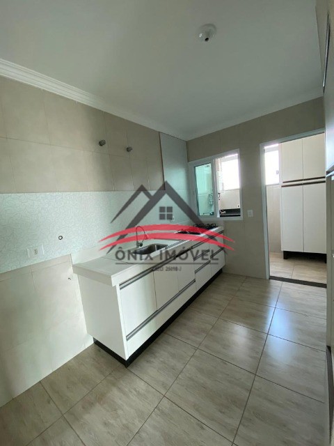 Apartamento à venda com 3 quartos, 135m² - Foto 2