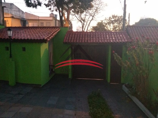 Sobrado à venda com 3 quartos, 300m² - Foto 1