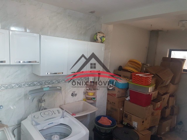 Casa à venda com 3 quartos, 100m² - Foto 2