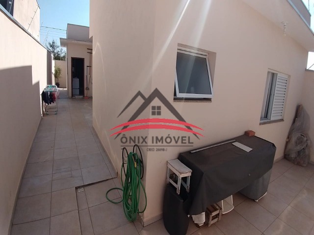 Casa à venda com 3 quartos, 96m² - Foto 2