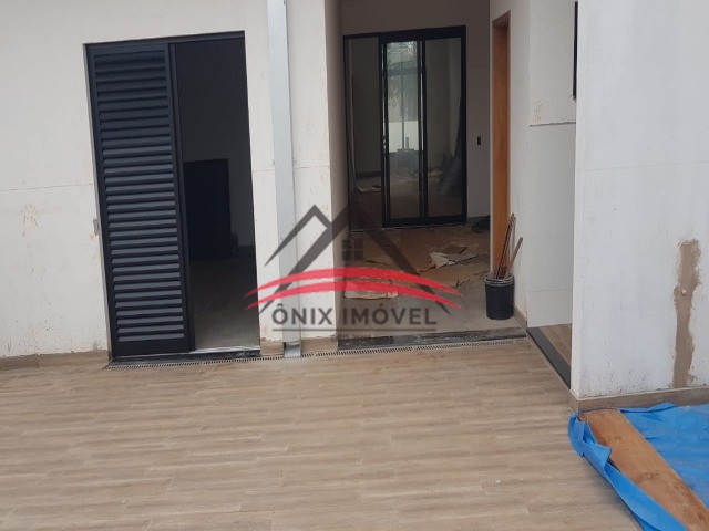 Casa à venda com 3 quartos, 107m² - Foto 4