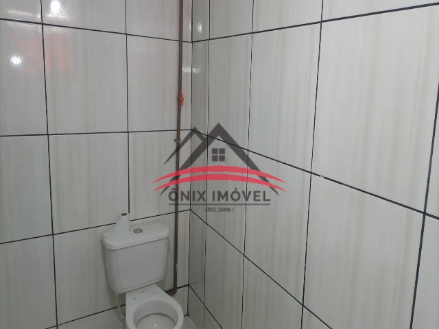 Casa à venda com 2 quartos, 100m² - Foto 2