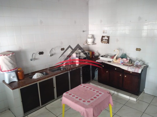 Sobrado à venda com 4 quartos, 240m² - Foto 3