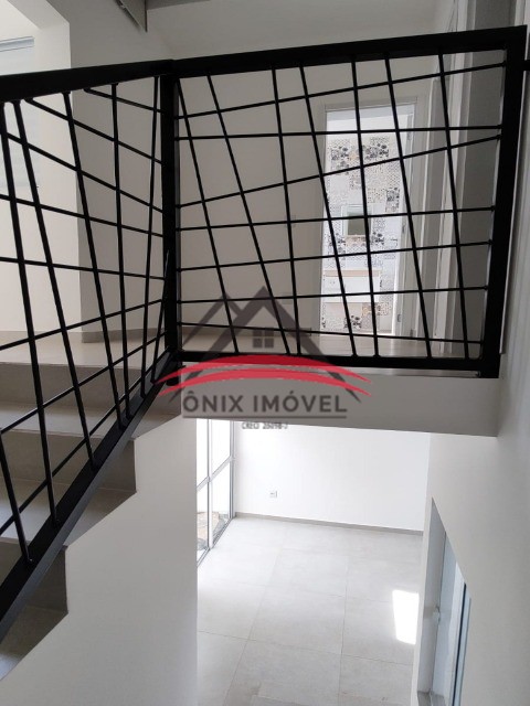 Casa à venda com 2 quartos, 70m² - Foto 11