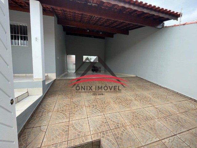 Casa à venda com 2 quartos, 360m² - Foto 2