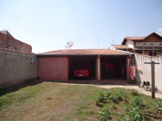 Casa à venda com 2 quartos, 260m² - Foto 2