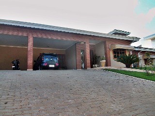 Fazenda à venda com 4 quartos, 1600m² - Foto 1