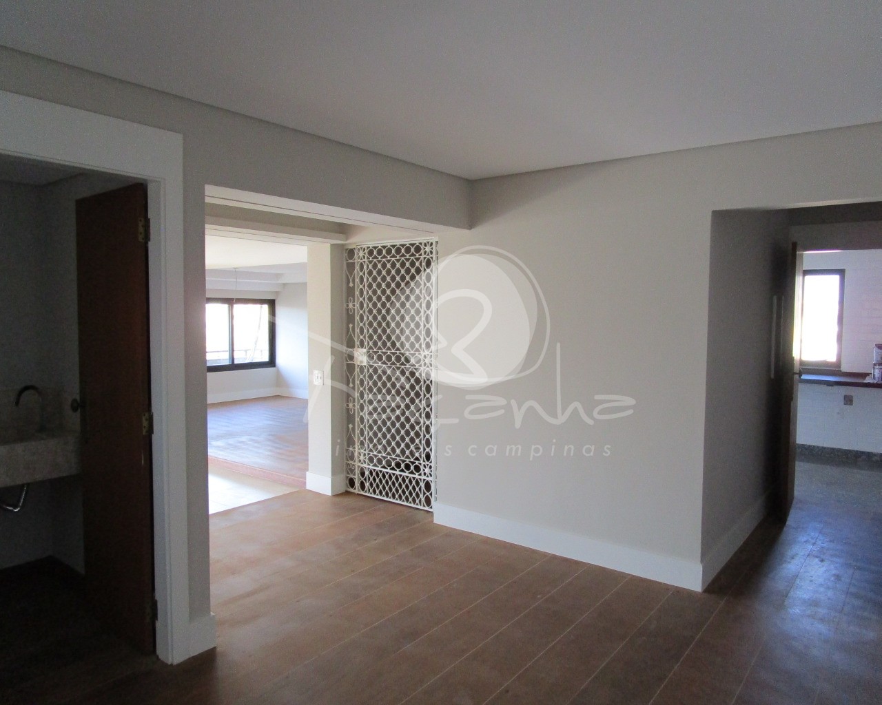 Apartamento à venda com 3 quartos, 230m² - Foto 3