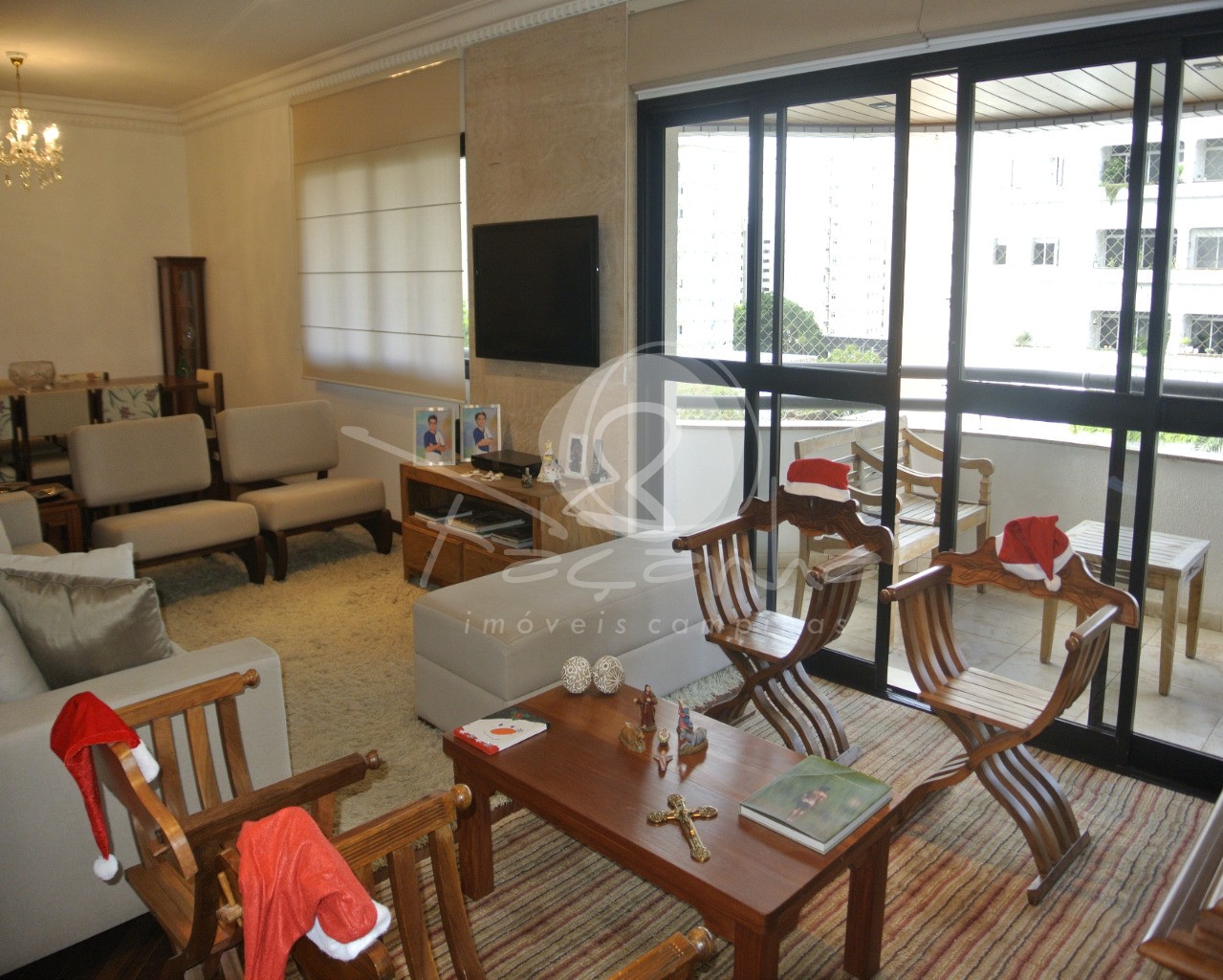 Apartamento à venda com 4 quartos, 238m² - Foto 2