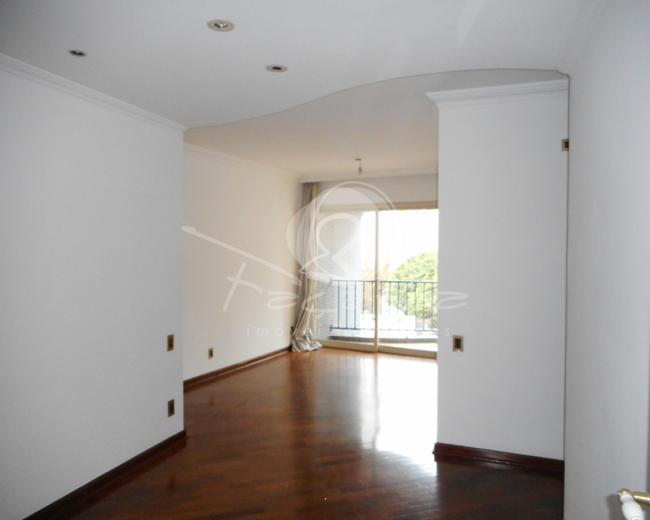 Apartamento à venda com 3 quartos, 92m² - Foto 2