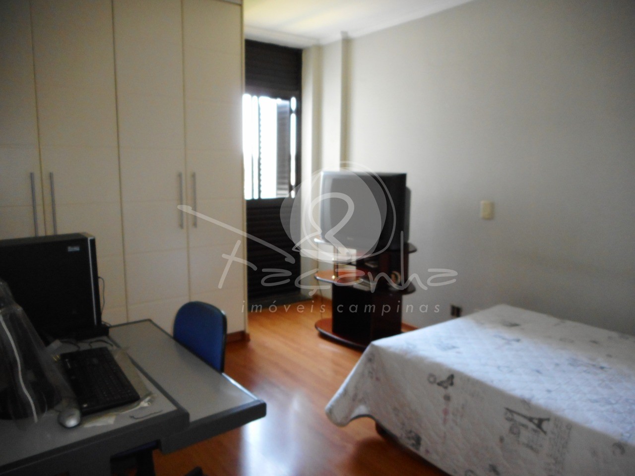 Apartamento à venda com 4 quartos, 216m² - Foto 13