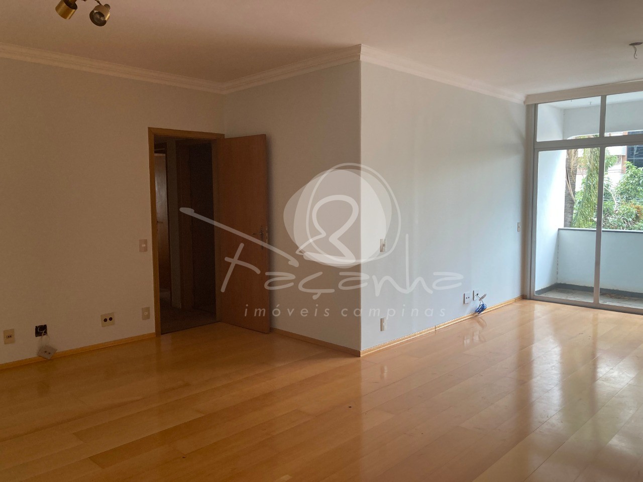 Apartamento à venda com 4 quartos, 160m² - Foto 2