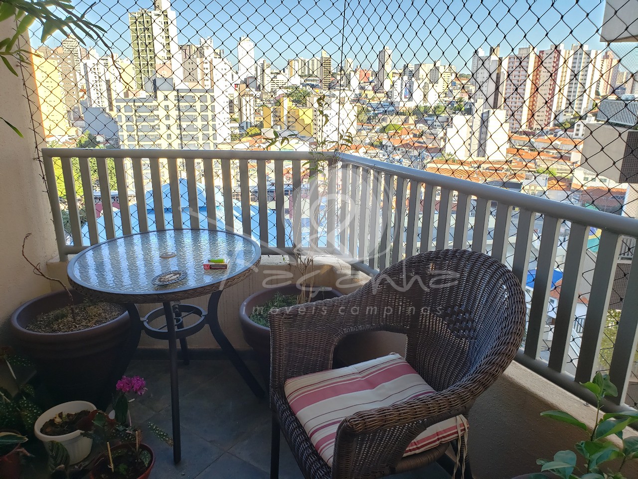 Apartamento à venda com 3 quartos, 145m² - Foto 2