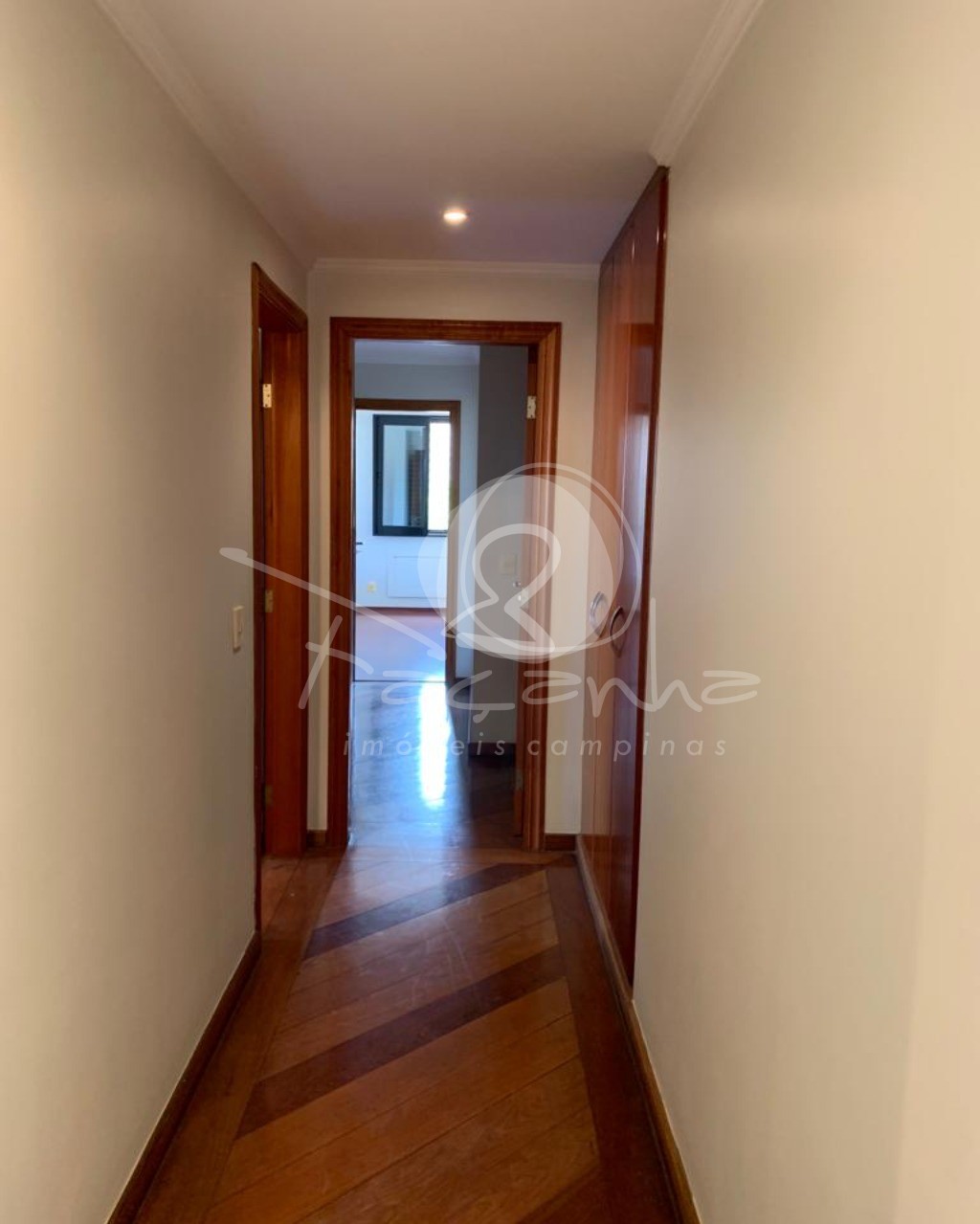 Apartamento à venda com 4 quartos, 235m² - Foto 11