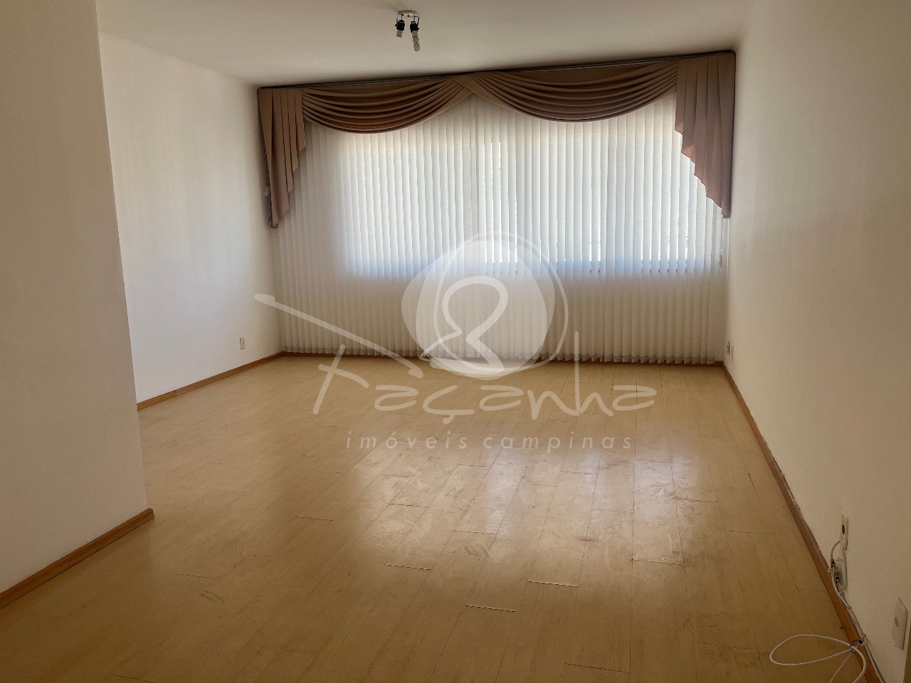 Apartamento à venda com 3 quartos, 105m² - Foto 1