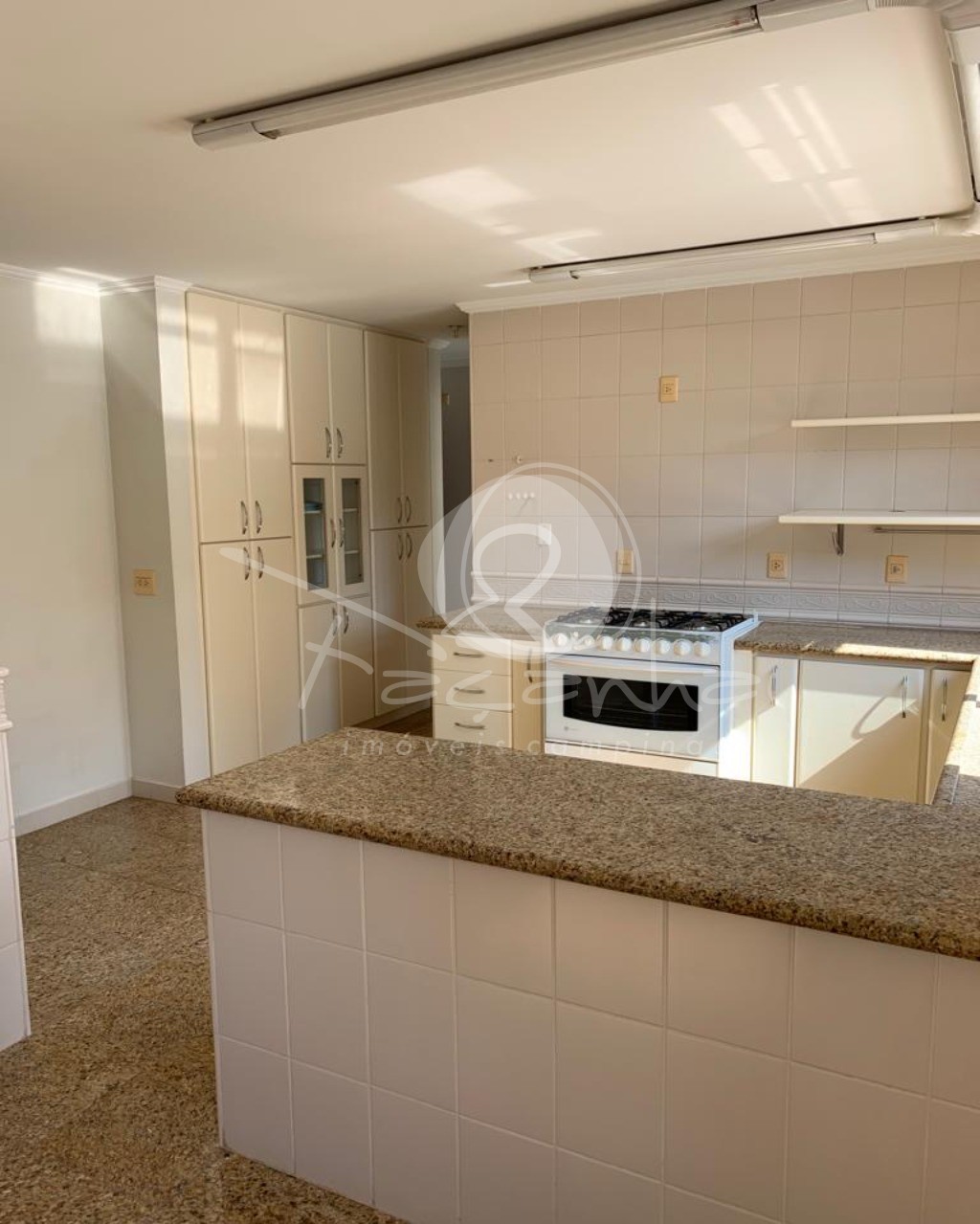 Apartamento à venda com 4 quartos, 235m² - Foto 28