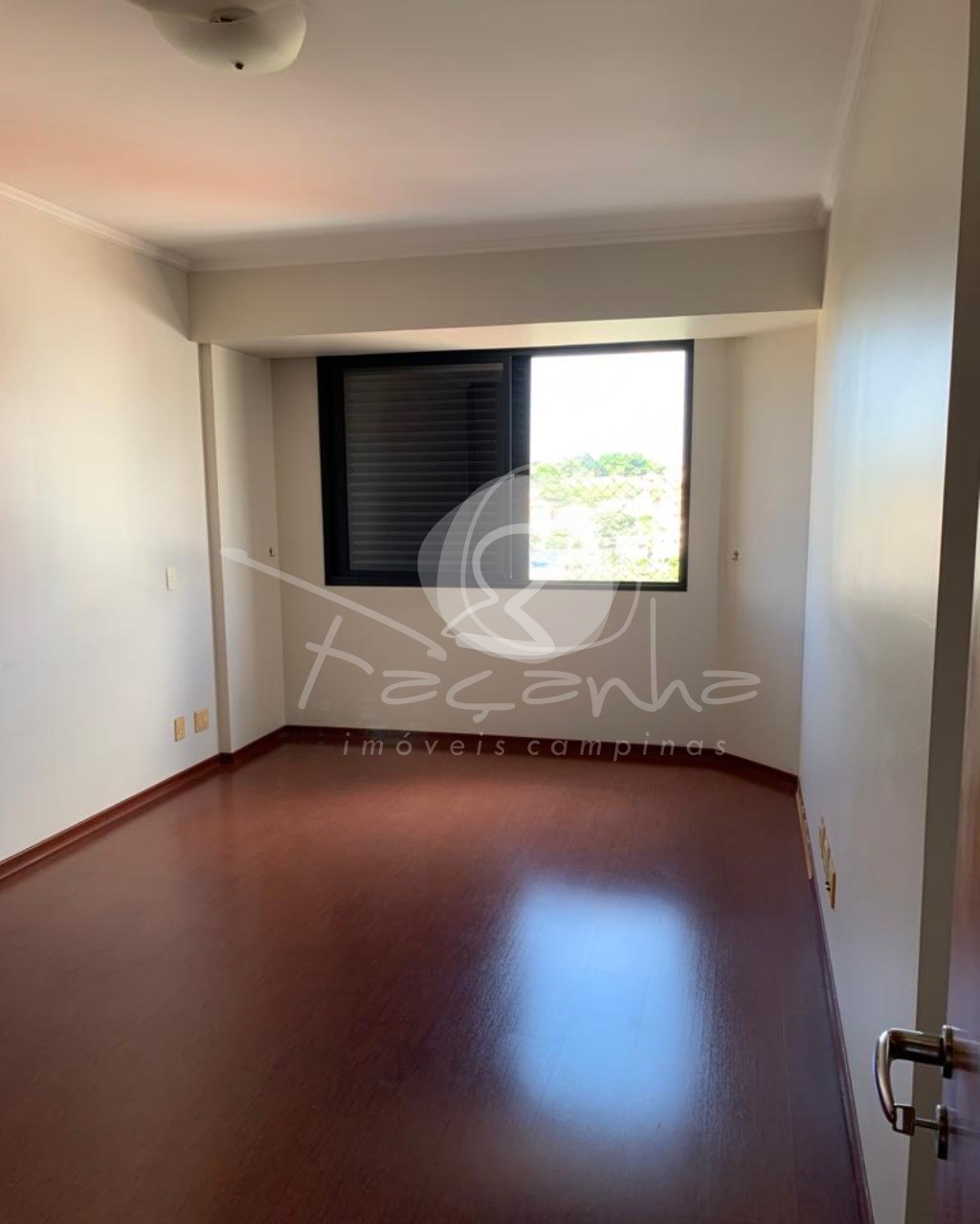 Apartamento à venda com 4 quartos, 235m² - Foto 17