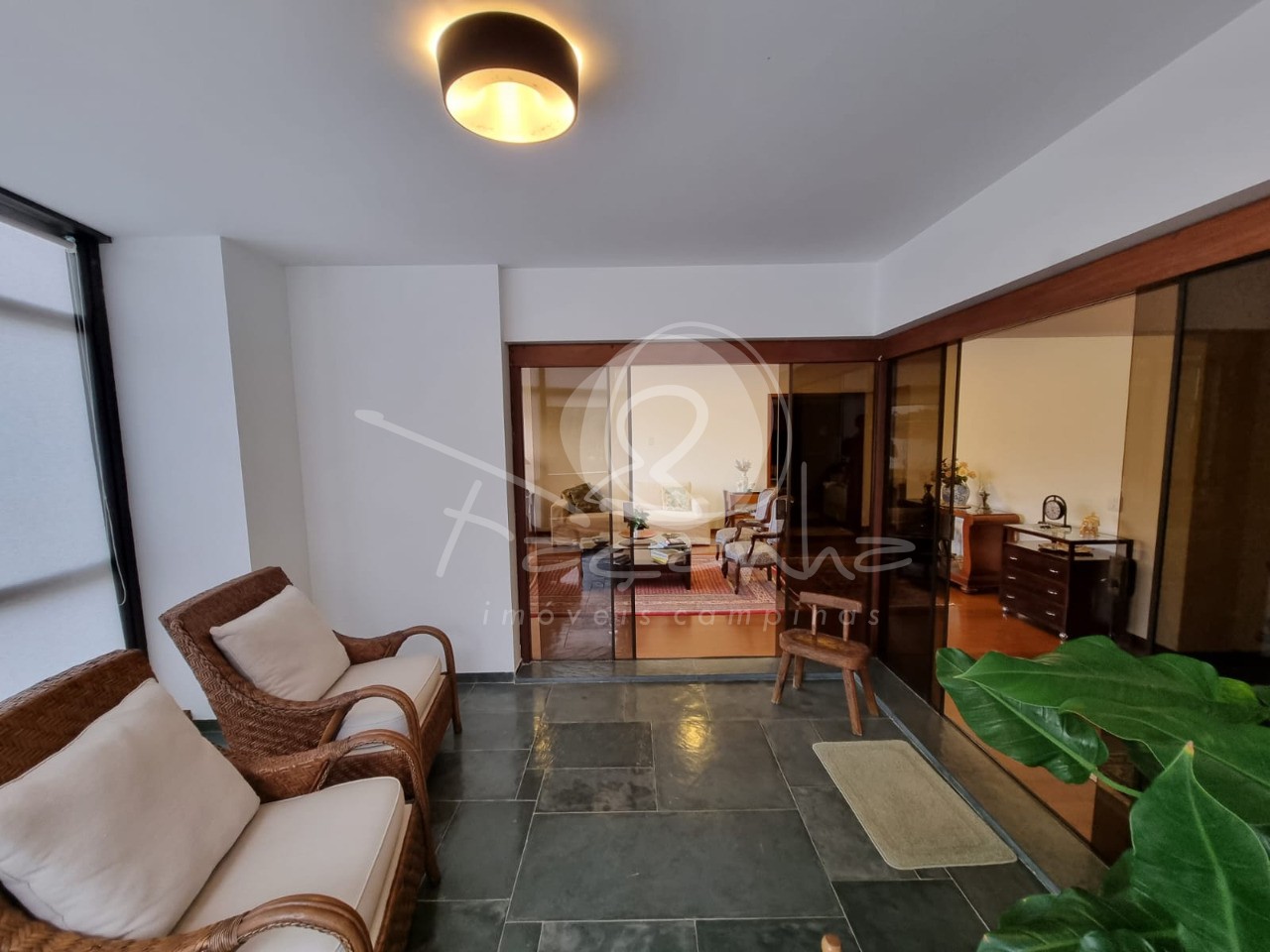 Apartamento à venda com 4 quartos, 237m² - Foto 4