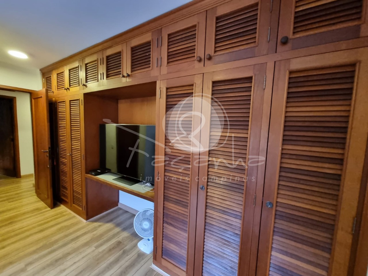 Apartamento à venda com 4 quartos, 237m² - Foto 17