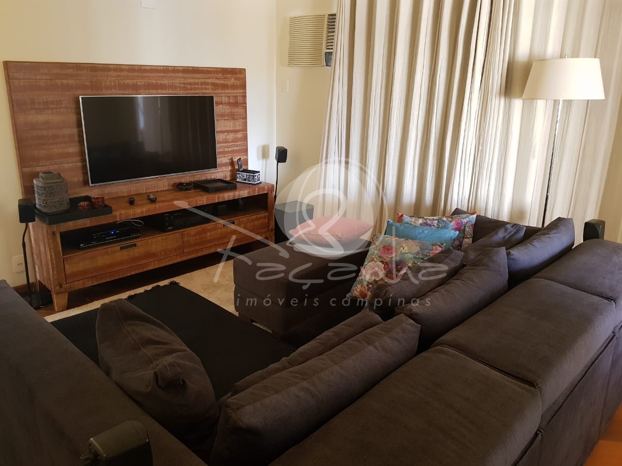 Apartamento à venda com 3 quartos, 154m² - Foto 1