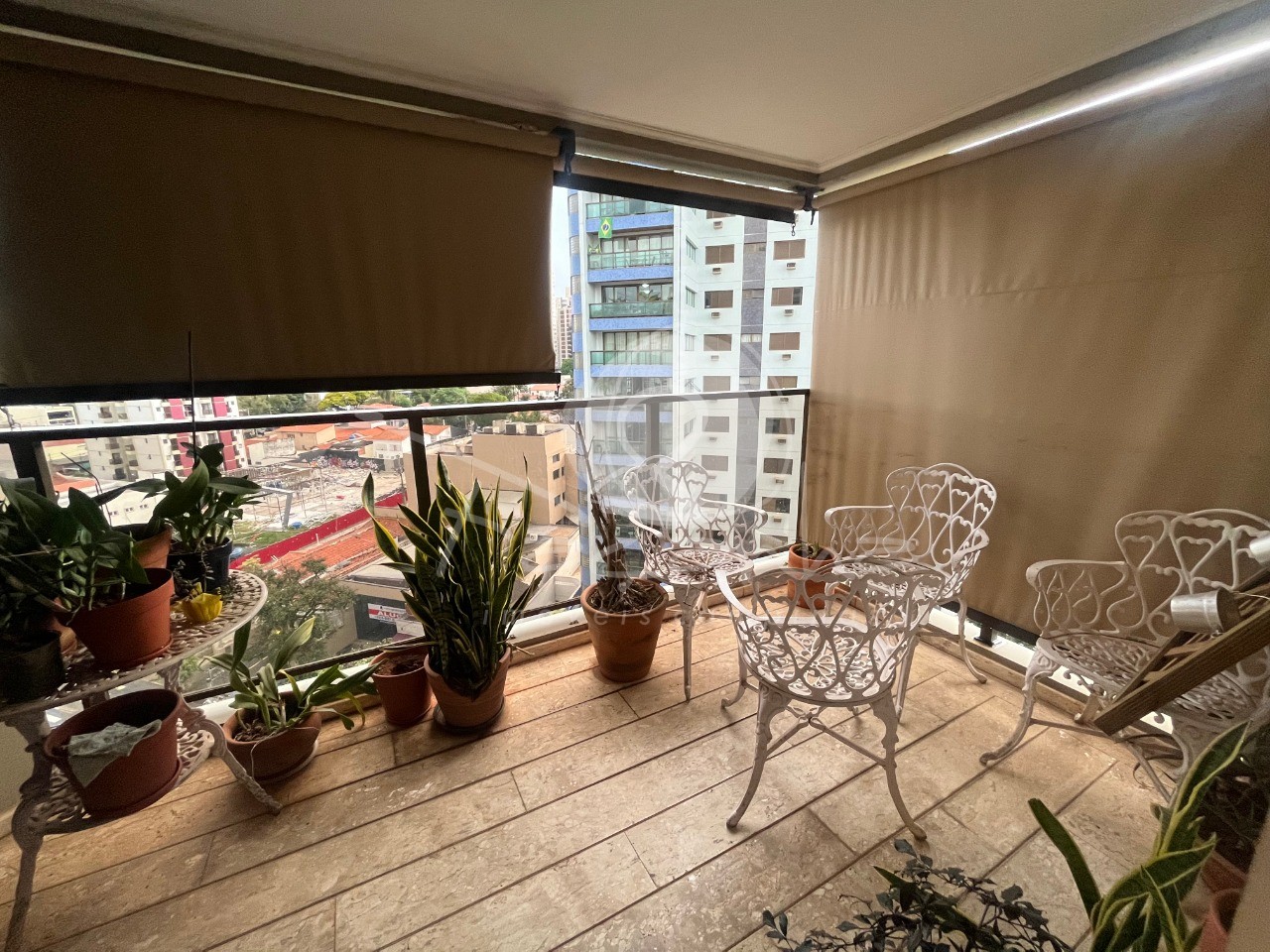 Apartamento à venda com 3 quartos, 207m² - Foto 4