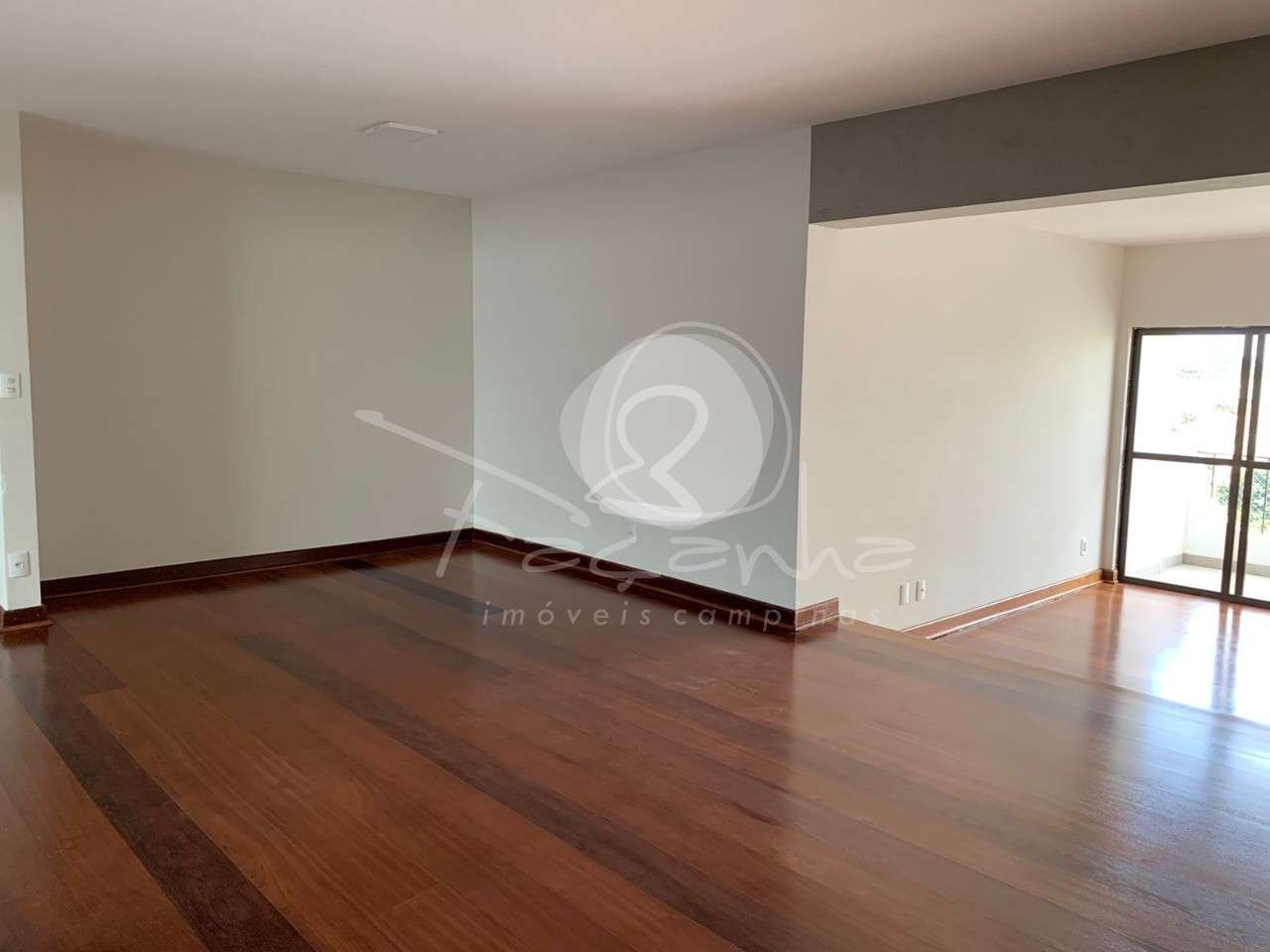 Apartamento à venda com 4 quartos, 184m² - Foto 2