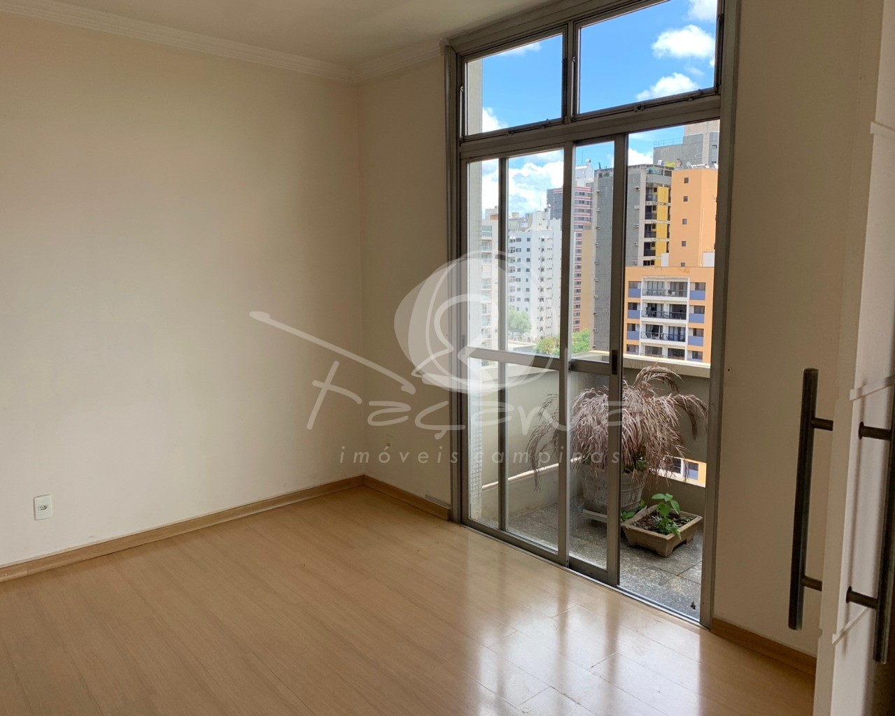 Apartamento à venda com 4 quartos, 380m² - Foto 2