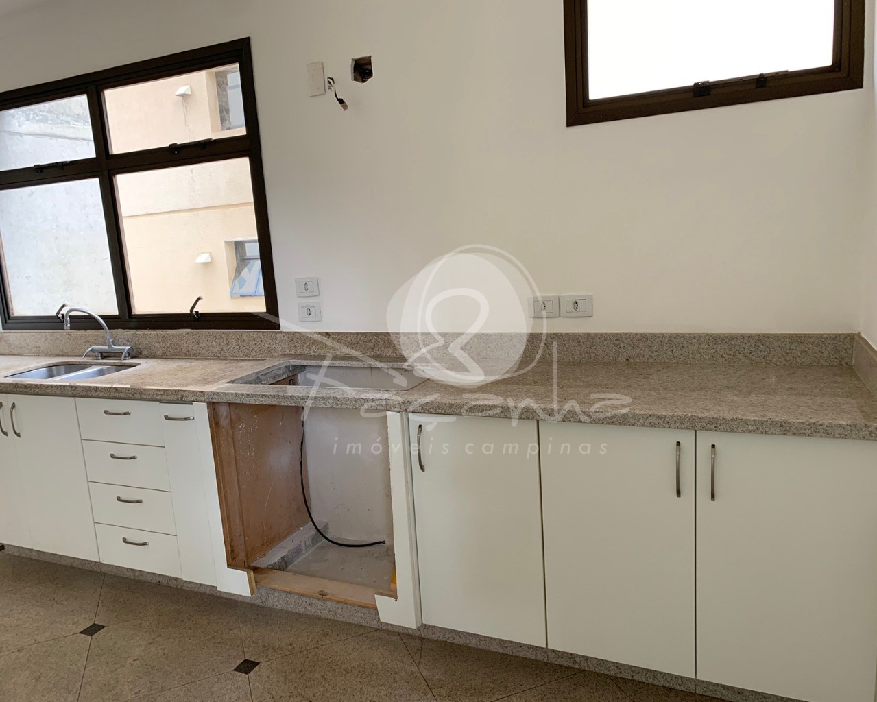 Apartamento para alugar com 4 quartos, 300m² - Foto 35