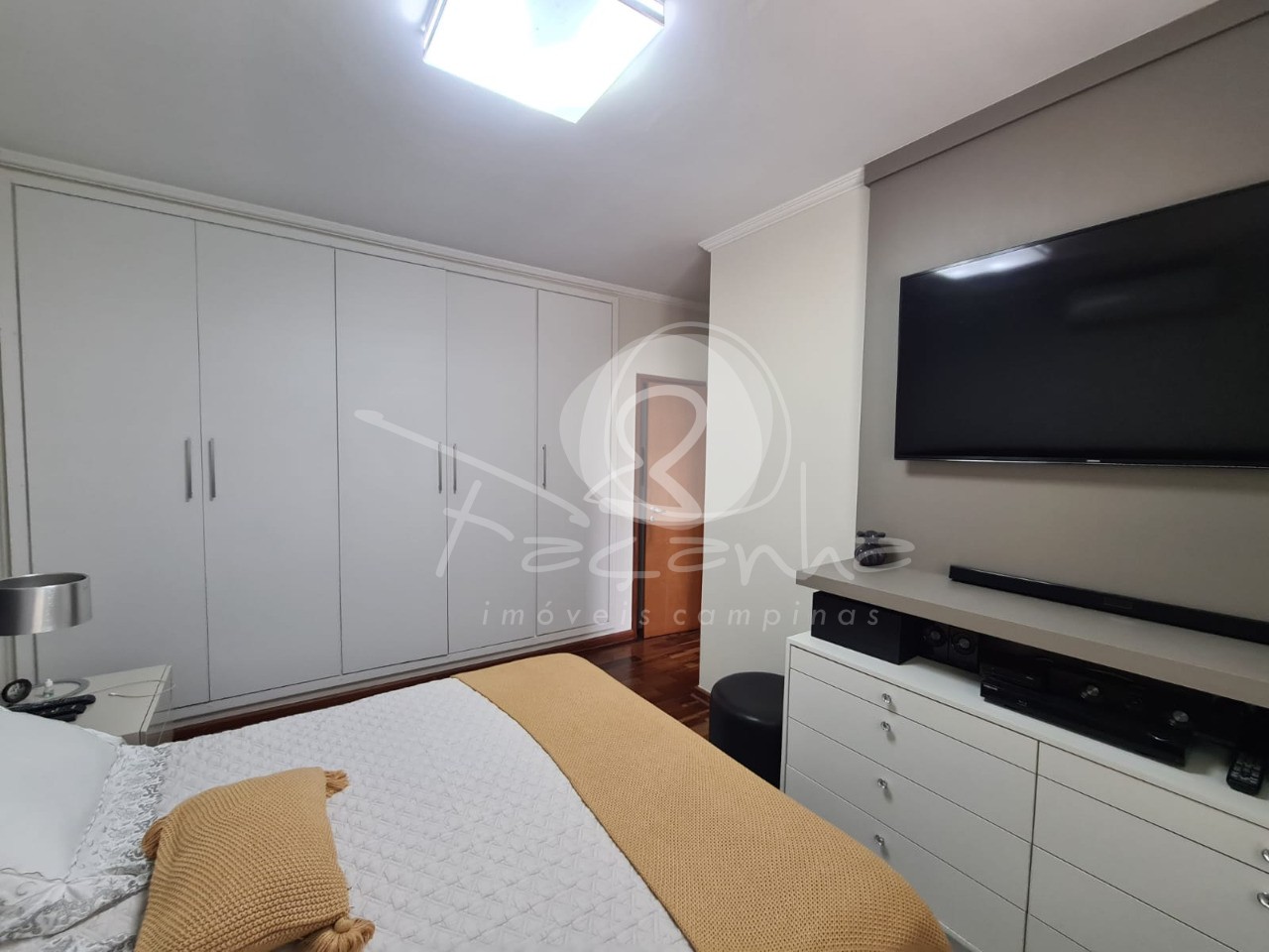 Casa à venda com 4 quartos, 241m² - Foto 22