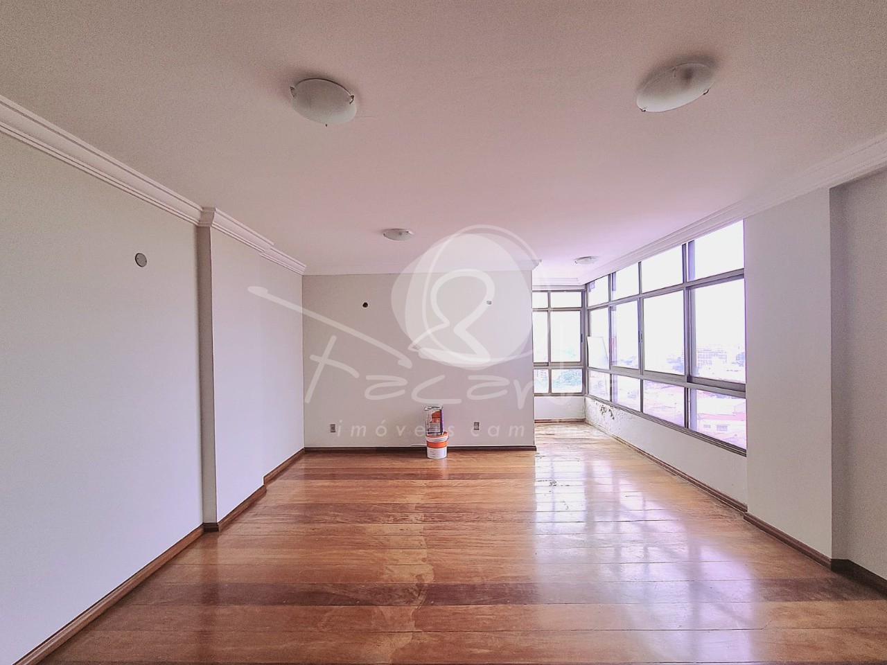 Apartamento à venda com 3 quartos, 110m² - Foto 1